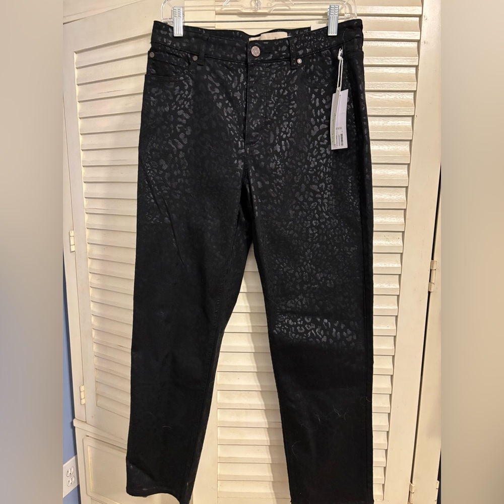 NWT Soft Surroundings Ultimate Denim Black Animal Print Straight Leg Jean Size 8